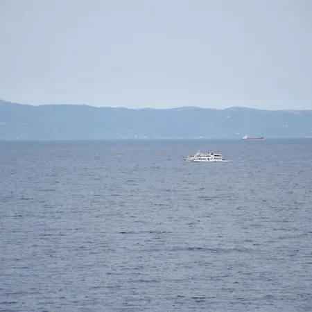 Goddesses 1 In Nies Lägenhet *